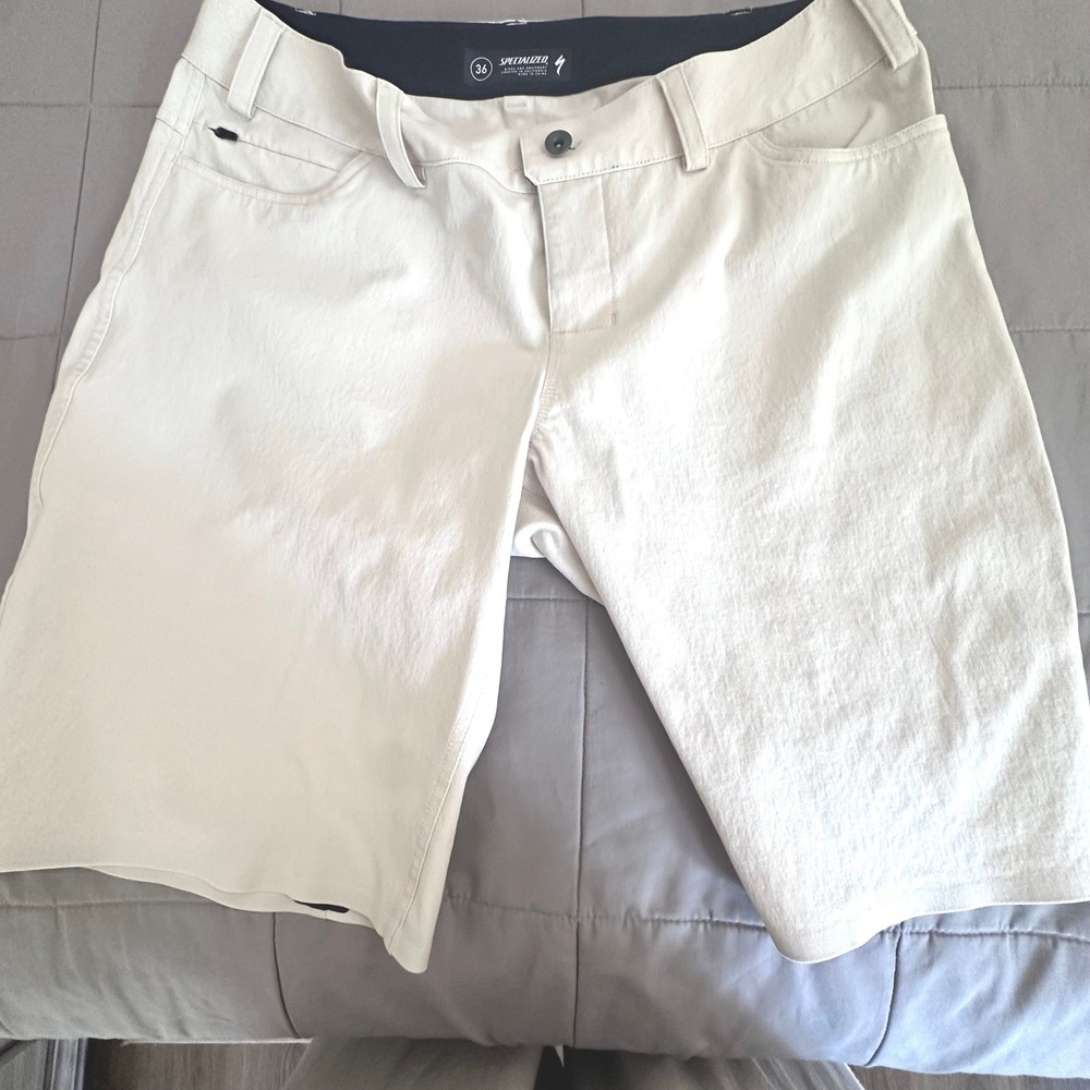 Specialized MTB Shorts Mens 36 Beige Cycling Gusseted Crotch Zip Pockets